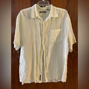 Men’s Cubavera linen & rayon shirt.